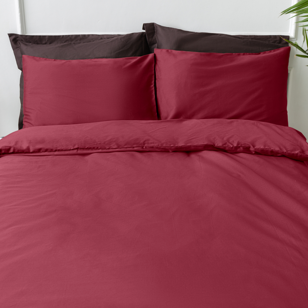 Premium satin påslakanset „Maroon“. Enfärgade sängkläder, 140x200 cm, 200x200 cm, 200x220 cm, 240x220 cm Premium satin påslakanset „Maroon“. Enfärgade sängkläder, 140x200 cm, 200x200 cm, 200x220 cm, 240x220 cm