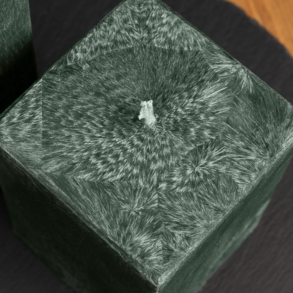 Handgjort ljus „Emerald“ 1 st. Handgjort ljus „Emerald“ 1 st.