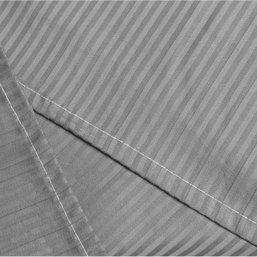 Satin påslakanset „Grey stripe 3 mm“. Satin påslakan, 200x220 cm Satin påslakanset „Grey stripe 3 mm“. Satin påslakan, 200x220 cm