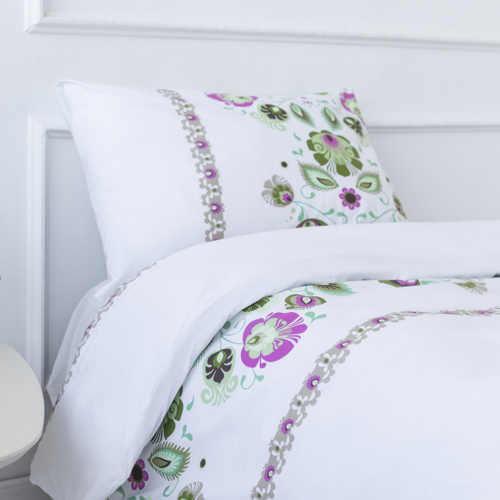 Patalynės komplektas „Red folk“. Påslakanset 135x200, 140x200 cm, 200x200 cm, 200x220 cm Patalynės komplektas „Red folk“. Påslakanset 135x200, 140x200 cm, 200x200 cm, 200x220 cm