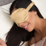 Sovmask siden „Sandstone“. Smycken