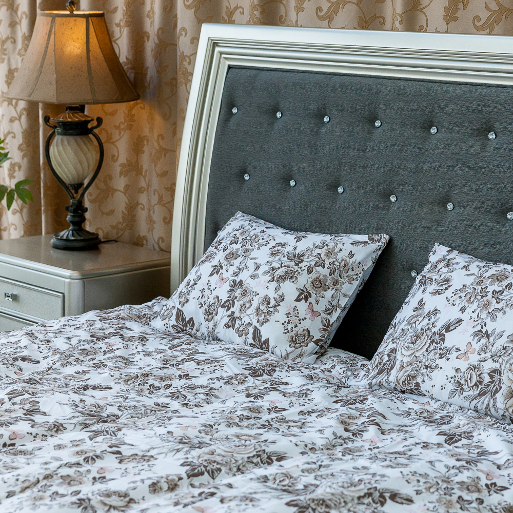 Premium satin påslakanset „Liberty“. Mönstrade sängkläder, 140x200 cm Premium satin påslakanset „Liberty“. Mönstrade sängkläder, 140x200 cm