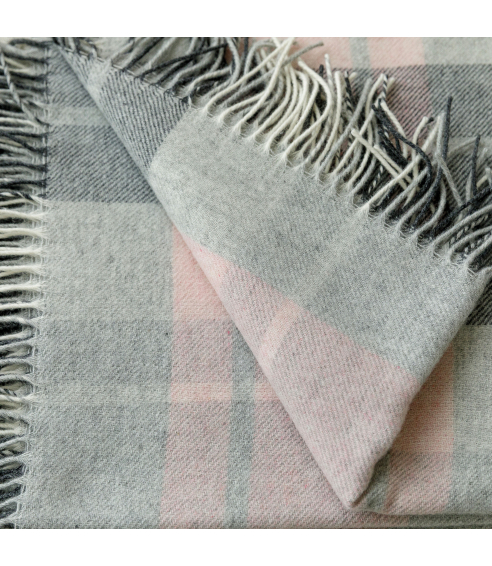 Plaid ”Tartan pink”. Plädar