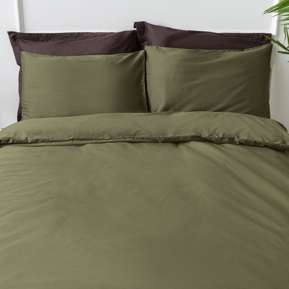 Premium satin påslakanset „Moss green“. Påslakanset 150x210, 140x200 cm, 150x200 cm, 160x200 cm, 180x200 cm, 200x200 cm, 200x220 cm, 240x220 cm Premium satin påslakanset „Moss green“. Påslakanset 150x210, 140x200 cm, 150x200 cm, 160x200 cm, 180x200 cm, 200x200 cm, 200x220 cm, 240x220 cm
