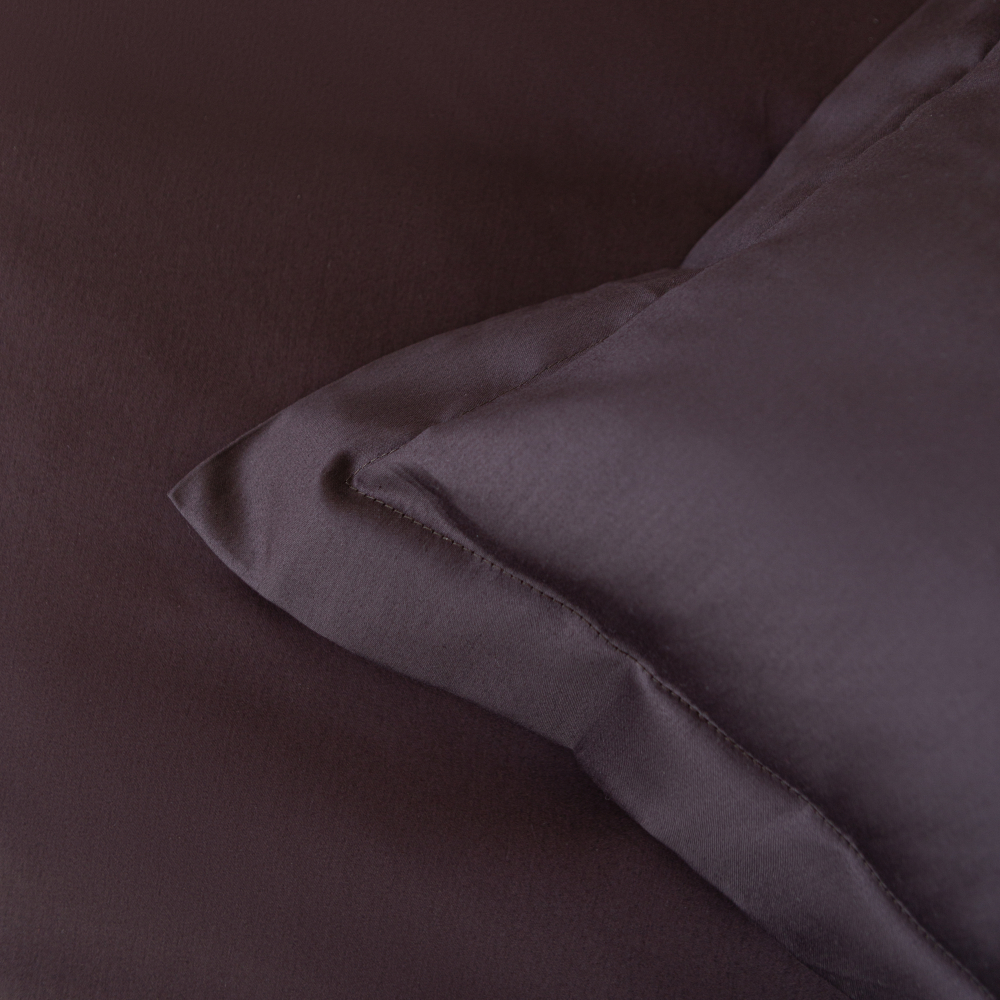 Premium satin påslakanset „Chocolate“. Enfärgade sängkläder, 140x200 cm, 200x200 cm, 200x220 cm Premium satin påslakanset „Chocolate“. Enfärgade sängkläder, 140x200 cm, 200x200 cm, 200x220 cm