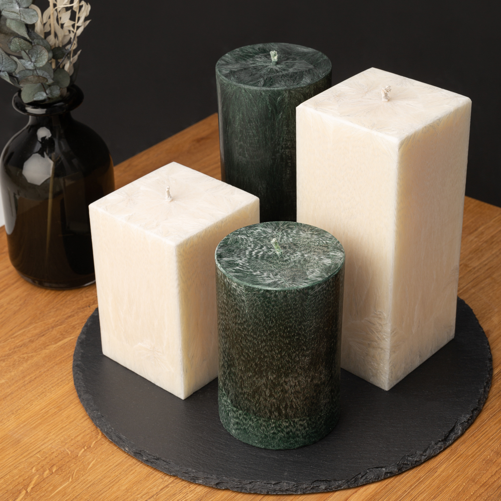 Handgjort ljus „Emerald“ 1 st. Handgjort ljus „Emerald“ 1 st.