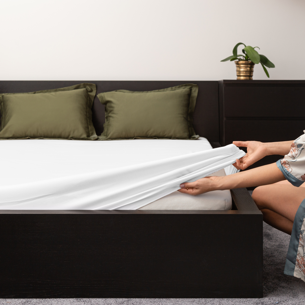 Satin dra-på-lakan „Classic White“, 90x200 cm, 140x200 cm, 160x200 cm, 180x200 cm Satin dra-på-lakan „Classic White“, 90x200 cm, 140x200 cm, 160x200 cm, 180x200 cm