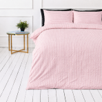 Påslakanset i bomulls bäckebölja „Kora Dusty Rose“. Rosa sängkläder, 140x200 cm, 150x200 cm, 160x200 cm, 180x200 cm, 200x200 cm, 200x220 cm Påslakanset i bomulls bäckebölja „Kora Dusty Rose“. Rosa sängkläder, 140x200 cm, 150x200 cm, 160x200 cm, 180x200 cm, 200x200 cm, 200x220 cm