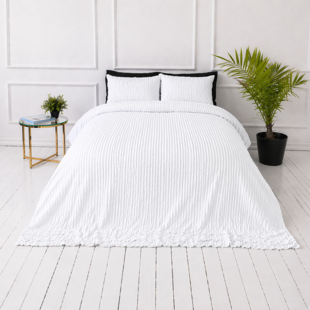 Bäckebölja påslakanset „Kora White“. Enfärgade sängkläder, 140x200 cm, 150x200 cm, 160x200 cm, 180x200 cm, 200x200 cm, 200x220 cm, 240x220 cm