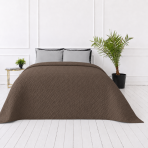 Överkast „Bedspread Brunette“. Plädar, 210x240 cm. Chokladbrunt överkast med en subtil geometrisk relief Överkast „Bedspread Brunette“. Plädar, 210x240 cm. Chokladbrunt överkast med en subtil geometrisk relief