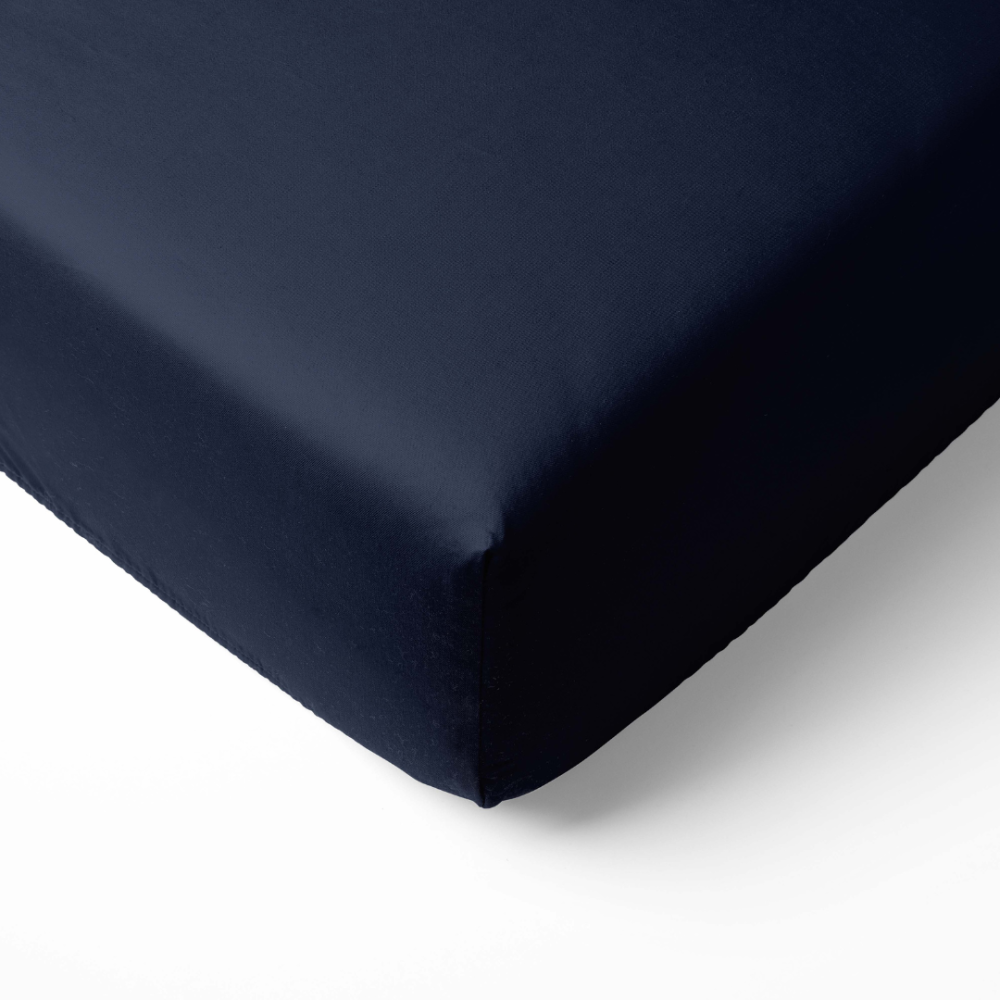 Dra-på-lakan „Navy“. Dra på lakan 160×200, 90x200 cm, 140x200 cm, 160x200 cm, 180x200 cm Dra-på-lakan „Navy“. Dra på lakan 160×200, 90x200 cm, 140x200 cm, 160x200 cm, 180x200 cm