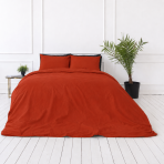 Påslakanset „Dry Tomato“. Enfärgade sängkläder, 140x200 cm, 150x200 cm, 160x200 cm, 180x200 cm, 200x200 cm, 200x220 cm, 240x220 cm. Klarröd tegeltonad sängklädesdesign med en enhetlig färg. Påslakanset „Dry Tomato“. Enfärgade sängkläder, 140x200 cm, 150x200 cm, 160x200 cm, 180x200 cm, 200x200 cm, 200x220 cm, 240x220 cm. Klarröd tegeltonad sängklädesdesign med en enhetlig färg.