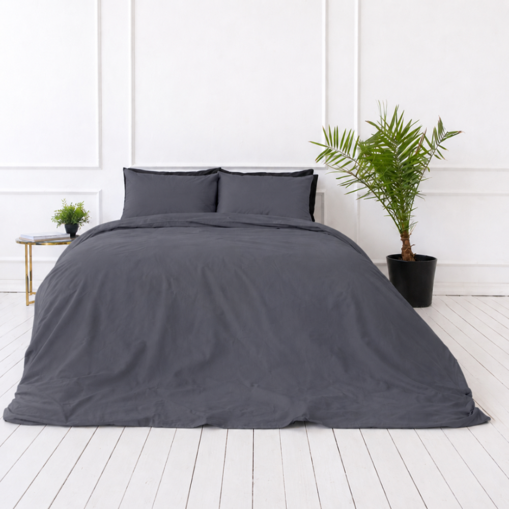 Påslakanset „Graphite“. Enfärgade sängkläder, 140x200 cm, 150x200 cm, 160x200 cm, 180x200 cm, 200x200 cm, 200x220 cm, 240x220 cm Påslakanset „Graphite“. Enfärgade sängkläder, 140x200 cm, 150x200 cm, 160x200 cm, 180x200 cm, 200x200 cm, 200x220 cm, 240x220 cm