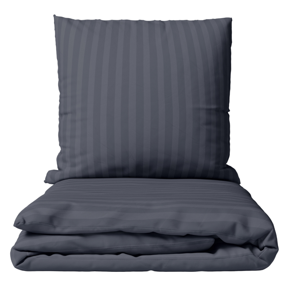 Påslakanset „Iron Stripes“. Grå sängkläder, 140x200 cm, 150x200 cm, 160x200 cm, 180x200 cm, 200x200 cm, 200x220 cm Påslakanset „Iron Stripes“. Grå sängkläder, 140x200 cm, 150x200 cm, 160x200 cm, 180x200 cm, 200x200 cm, 200x220 cm