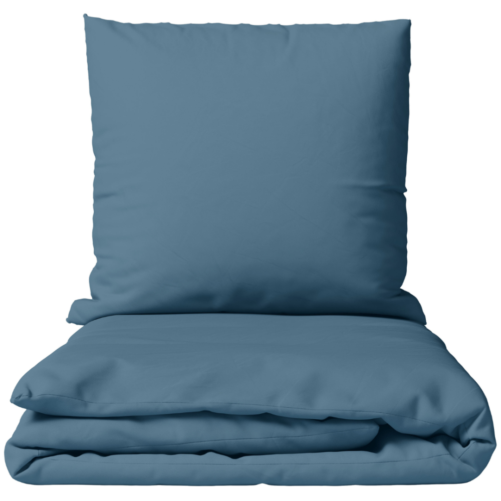 Påslakanset „Yale Bluey“. Enfärgade sängkläder, 140x200 cm, 150x200 cm, 160x200 cm, 180x200 cm, 200x200 cm, 200x220 cm, 240x220 cm. Enfärgat påslakanset i en dämpad blå nyans utan mönster. Påslakanset „Yale Bluey“. Enfärgade sängkläder, 140x200 cm, 150x200 cm, 160x200 cm, 180x200 cm, 200x200 cm, 200x220 cm, 240x220 cm. Enfärgat påslakanset i en dämpad blå nyans utan mönster.