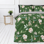 Påslakanset dubbelsäng „Liana“. Flanell sängkläder, 200x200 cm, 200x220 cm. Grön bädddesign med vita blommor och flerfärgade blad. Påslakanset dubbelsäng „Liana“. Flanell sängkläder, 200x200 cm, 200x220 cm. Grön bädddesign med vita blommor och flerfärgade blad.