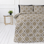Påslakanset „Moroccan Beige“. Beige sängkläder, 140x200 cm, 150x200 cm, 160x200 cm, 180x200 cm, 200x200 cm, 200x220 cm, 240x220 cm. Vitt och sandfärgat bäddset med mörkbruna ornamentlinjer Påslakanset „Moroccan Beige“. Beige sängkläder, 140x200 cm, 150x200 cm, 160x200 cm, 180x200 cm, 200x200 cm, 200x220 cm, 240x220 cm. Vitt och sandfärgat bäddset med mörkbruna ornamentlinjer