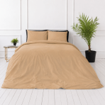 Påslakanset „Senape“. Beige sängkläder, 140x200 cm, 150x200 cm, 160x200 cm, 180x200 cm, 200x200 cm, 200x220 cm, 240x220 cm. Bäddset i en mjuk karamellbeige sandfärg. Påslakanset „Senape“. Beige sängkläder, 140x200 cm, 150x200 cm, 160x200 cm, 180x200 cm, 200x200 cm, 200x220 cm, 240x220 cm. Bäddset i en mjuk karamellbeige sandfärg.