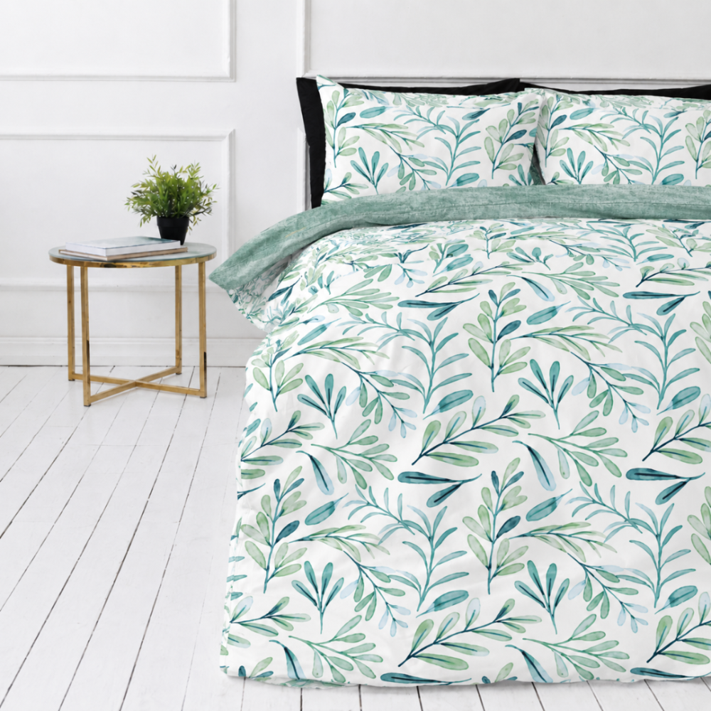 Påslakanset „Teal Grove“. Gröna sängkläder, 140x200 cm, 200x200 cm, 200x220 cm. Vitt bäddset med gröna och blågröna bladmotiv Påslakanset „Teal Grove“. Gröna sängkläder, 140x200 cm, 200x200 cm, 200x220 cm. Vitt bäddset med gröna och blågröna bladmotiv