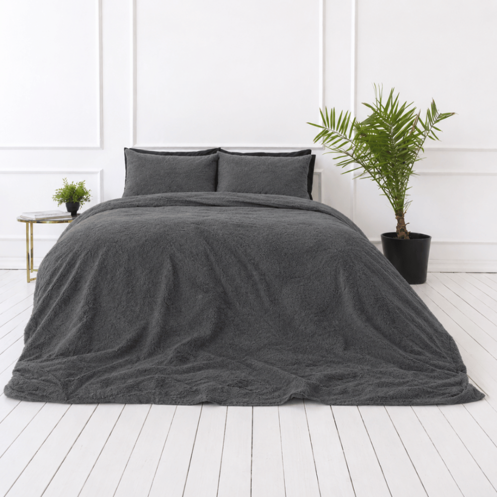 Plysch bäddset „Minky Dark Grey“. Enfärgade sängkläder, 200x220 cm Plysch bäddset „Minky Dark Grey“. Enfärgade sängkläder, 200x220 cm