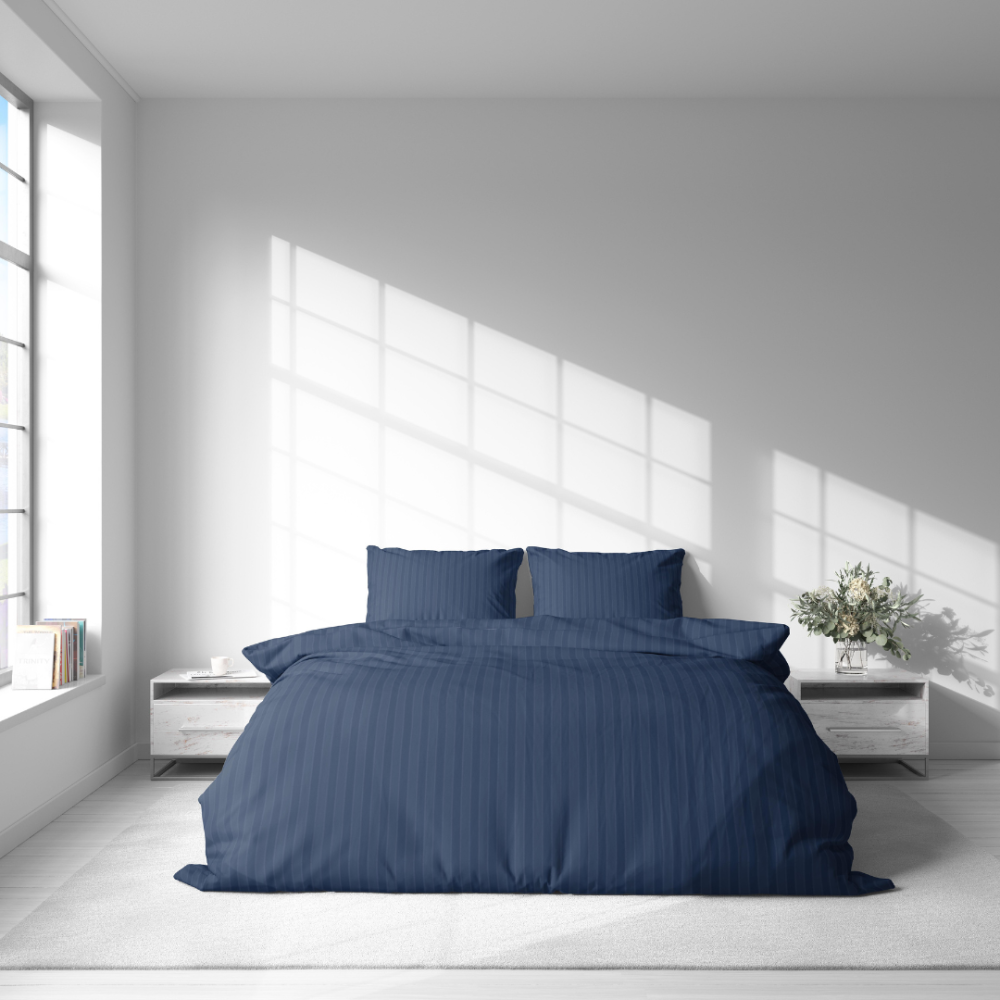 Premium satin påslakanset „Blue Stripe Satin“. Påslakanset 135x200, 140x200 cm, 180x200 cm, 200x200 cm Premium satin påslakanset „Blue Stripe Satin“. Påslakanset 135x200, 140x200 cm, 180x200 cm, 200x200 cm