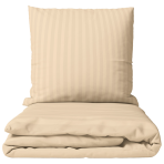 Premium satin påslakanset „Champagne Stripe Sateen“. Påslakanset 150x210, 140x200 cm, 150x200 cm, 160x200 cm, 180x200 cm, 200x200 cm, 200x220 cm, 240x220 cm. Krämigt sandfärgat bäddset med subtilt randigt mönster Premium satin påslakanset „Champagne Stripe Sateen“. Påslakanset 150x210, 140x200 cm, 150x200 cm, 160x200 cm, 180x200 cm, 200x200 cm, 200x220 cm, 240x220 cm. Krämigt sandfärgat bäddset med subtilt randigt mönster