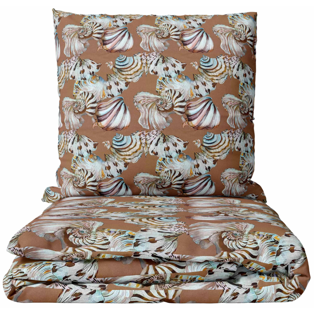 Premium satin påslakanset „Coralline Mirage“. Påslakanset 150x210, 140x200 cm, 150x200 cm, 160x200 cm, 180x200 cm, 200x200 cm, 200x220 cm Premium satin påslakanset „Coralline Mirage“. Påslakanset 150x210, 140x200 cm, 150x200 cm, 160x200 cm, 180x200 cm, 200x200 cm, 200x220 cm