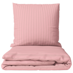 Premium satin påslakanset „Seashell Pink Stripe Sateen“. Mako satin sängkläder, 140x200 cm, 150x200 cm, 160x200 cm, 180x200 cm, 200x200 cm, 200x220 cm, 240x220 cm. Rosa korallrandigt sängklädesset i en mjuk och luftig inredning