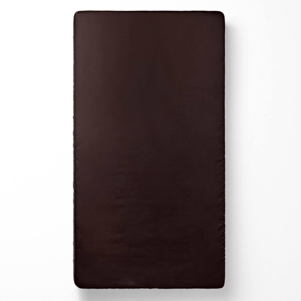 Satinlakan „Chesnut glow“, 150x220 cm, 200x220 cm, 220x240 cm Satinlakan „Chesnut glow“, 150x220 cm, 200x220 cm, 220x240 cm