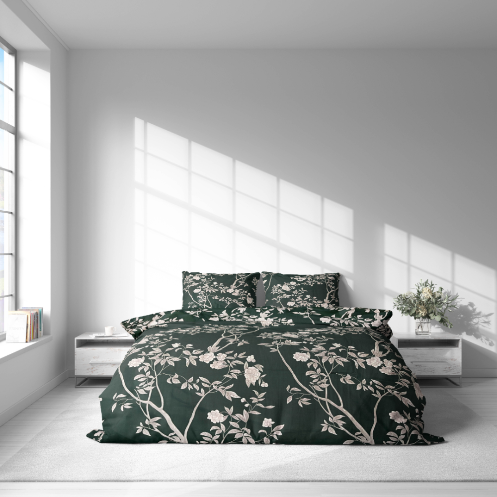 Satin påslakanset „Blooming Forest“. Påslakanset 135x200, 140x200 cm, 200x200 cm, 200x220 cm Satin påslakanset „Blooming Forest“. Påslakanset 135x200, 140x200 cm, 200x200 cm, 200x220 cm