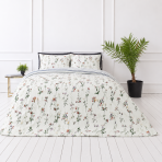 Satin påslakanset „Caroline“. Sängkläder 155x200, 140x200 cm, 150x200 cm, 160x200 cm, 180x200 cm, 200x200 cm, 200x220 cm. Subtilt ljusgrönt sängkläderset med brokigt blommönster. Satin påslakanset „Caroline“. Sängkläder 155x200, 140x200 cm, 150x200 cm, 160x200 cm, 180x200 cm, 200x200 cm, 200x220 cm. Subtilt ljusgrönt sängkläderset med brokigt blommönster.