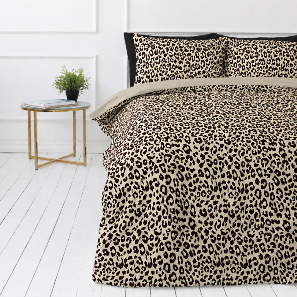 Satin påslakanset „Exotic Leopard“. Påslakanset 135x200, 140x200 cm, 200x200 cm, 200x220 cm. Bäddset i bomullssatin med leopardmönster Satin påslakanset „Exotic Leopard“. Påslakanset 135x200, 140x200 cm, 200x200 cm, 200x220 cm. Bäddset i bomullssatin med leopardmönster
