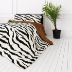 Satin påslakanset „Exotic Zebra“. Sängkläder med djurmönster, 140x200 cm, 200x200 cm, 200x220 cm. Vitt bäddset med tydliga svarta zebraliknande ränder Satin påslakanset „Exotic Zebra“. Sängkläder med djurmönster, 140x200 cm, 200x200 cm, 200x220 cm. Vitt bäddset med tydliga svarta zebraliknande ränder