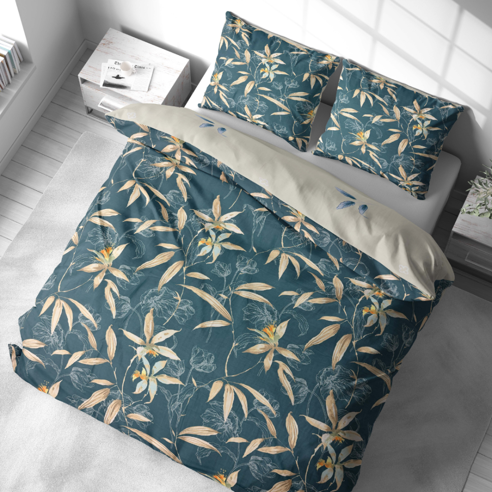 Satin påslakanset „Myrtle Tangle“. Påslakanset 150x210, 140x200 cm, 150x200 cm, 160x200 cm, 180x200 cm, 200x200 cm, 200x220 cm Satin påslakanset „Myrtle Tangle“. Påslakanset 150x210, 140x200 cm, 150x200 cm, 160x200 cm, 180x200 cm, 200x200 cm, 200x220 cm