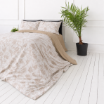 Satin påslakanset „Sand Damask“. Påslakanset 135x200, 140x200 cm, 200x200 cm, 200x220 cm. Elegant krämfärgat bomullssatin bäddset med milt vegetativt ornament och kontrasterande svarta detaljer. Satin påslakanset „Sand Damask“. Påslakanset 135x200, 140x200 cm, 200x200 cm, 200x220 cm. Elegant krämfärgat bomullssatin bäddset med milt vegetativt ornament och kontrasterande svarta detaljer.