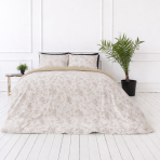 Satin påslakanset „Sand Damask“. Påslakanset 135x200, 140x200 cm, 200x200 cm, 200x220 cm. Lyxigt beige bomullssatin bäddset med klassiskt blommigt mönster. Satin påslakanset „Sand Damask“. Påslakanset 135x200, 140x200 cm, 200x200 cm, 200x220 cm. Lyxigt beige bomullssatin bäddset med klassiskt blommigt mönster.