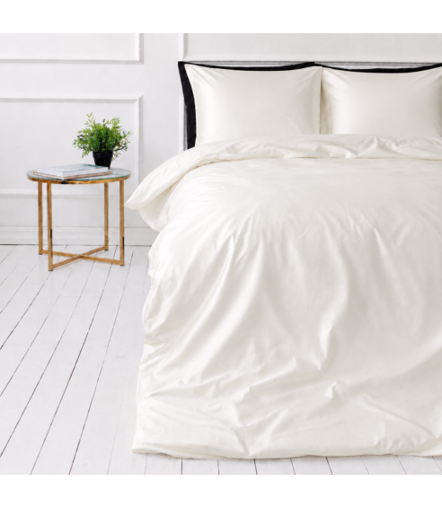 Sängkläder i siden „Pearl White Silk“. Påslakanset 200x220
