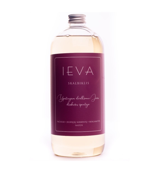 Ieva tvättmedel „Detergent Patchouli Blackcurrant“. Rengöringsmedel
