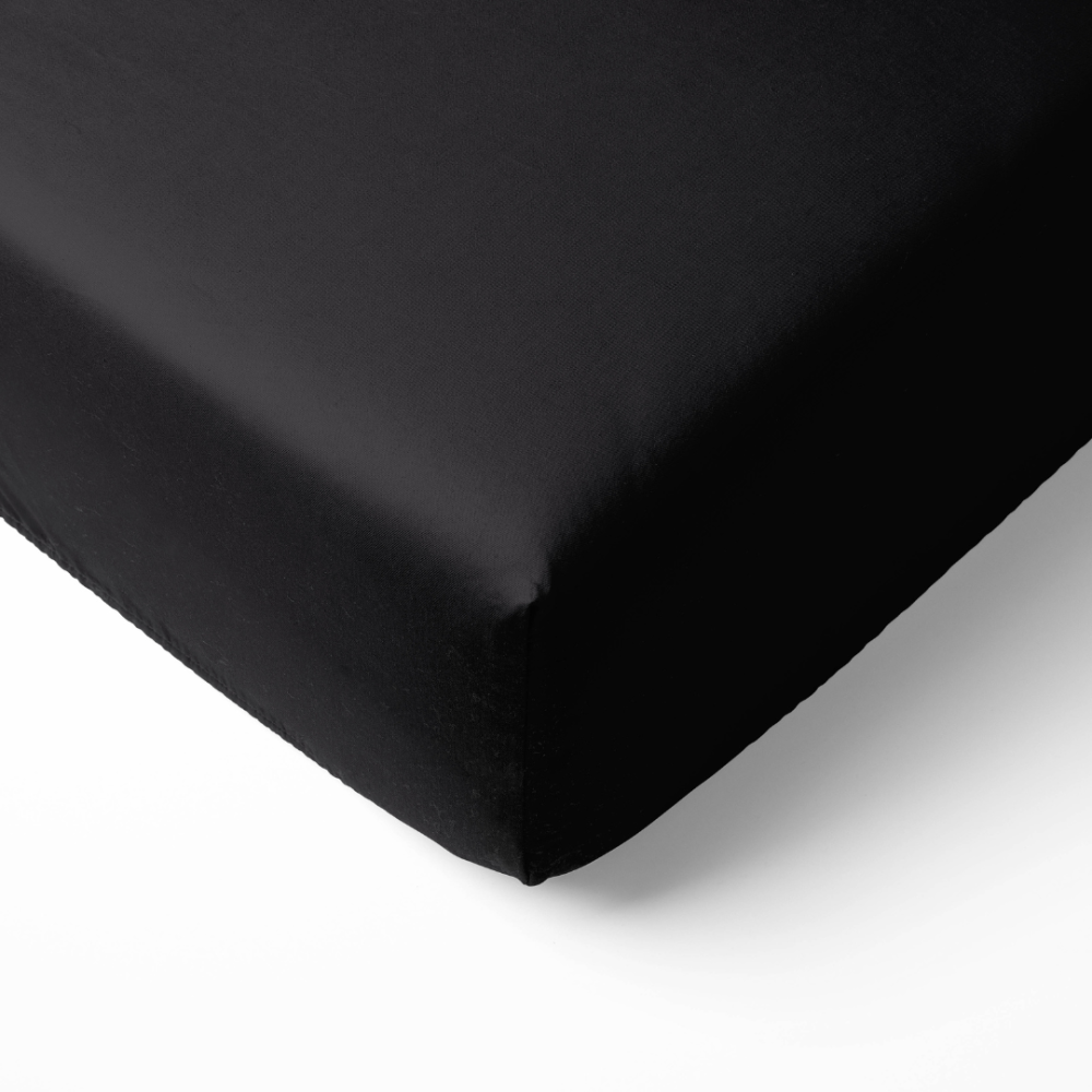 Dra-på-lakan „Black jersey“. Dra på lakan 180×200, 90x200 cm, 140x200 cm, 160x200 cm, 180x200 cm, 200x220 cm Dra-på-lakan „Black jersey“. Dra på lakan 180×200, 90x200 cm, 140x200 cm, 160x200 cm, 180x200 cm, 200x220 cm