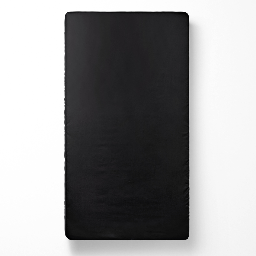 Dra-på-lakan „Black jersey“. Dra på lakan 180×200, 90x200 cm, 140x200 cm, 160x200 cm, 180x200 cm, 200x220 cm Dra-på-lakan „Black jersey“. Dra på lakan 180×200, 90x200 cm, 140x200 cm, 160x200 cm, 180x200 cm, 200x220 cm