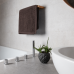 Badhandduk „Brown towel“, 50x100 cm, 70x140 cm. Mörkbrun handduk med slät minimalistisk design Badhandduk „Brown towel“, 50x100 cm, 70x140 cm. Mörkbrun handduk med slät minimalistisk design