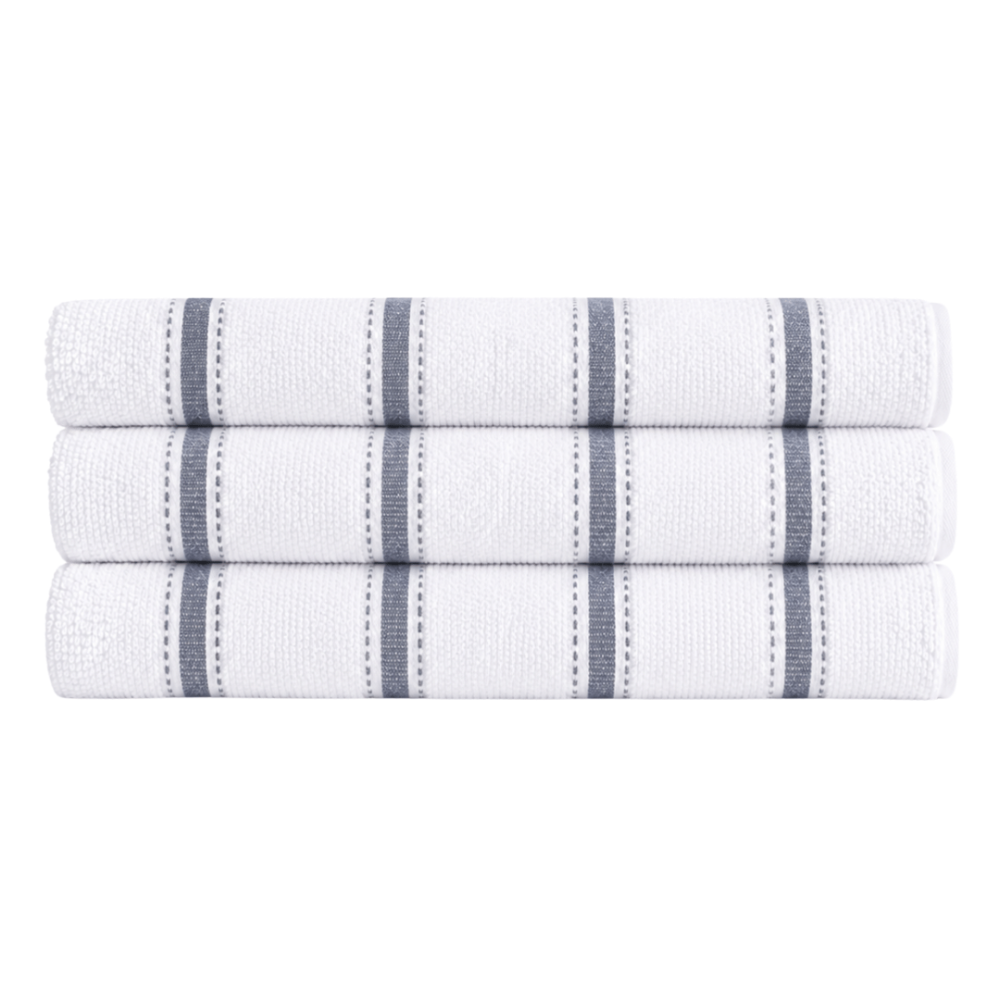 Badhandduk „Pebble Stripe“, 70x130 cm. Vit badhandduk med tunna grå vertikala ränder Badhandduk „Pebble Stripe“, 70x130 cm. Vit badhandduk med tunna grå vertikala ränder