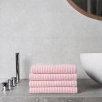 Badhandduk „Pink Lines“, 70x140 cm. Rosa handduk dekorerad med subtilt mönster av vita horisontella linjer Badhandduk „Pink Lines“, 70x140 cm. Rosa handduk dekorerad med subtilt mönster av vita horisontella linjer