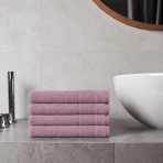 Badhandduk „Royal Grape towel“, 70x140 cm. Mjukt lila badhandduk med en dekorativ randig bård. Badhandduk „Royal Grape towel“, 70x140 cm. Mjukt lila badhandduk med en dekorativ randig bård.